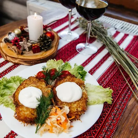 Котедж Синевир アパート シネヴィル